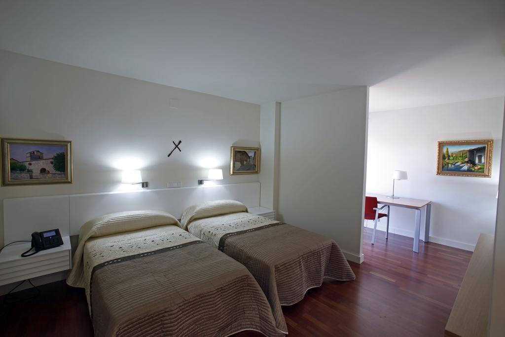 Posada San Juan De La Cruz Fontiveros Δωμάτιο φωτογραφία